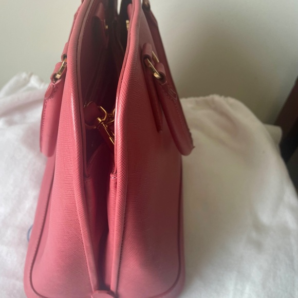 Prada TAMARIS  Saffiano Lux BN2558 Leather Tote - Picture 6 of 16